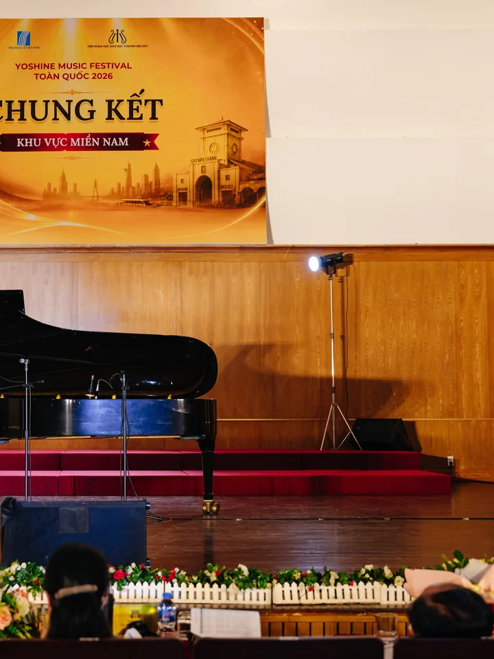 Lương Mộc Lam Thy