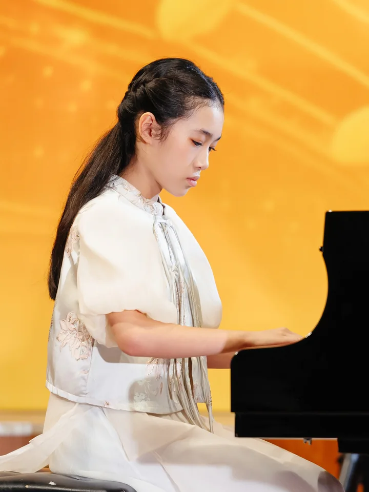 Tạ Nguyễn Bảo Anh