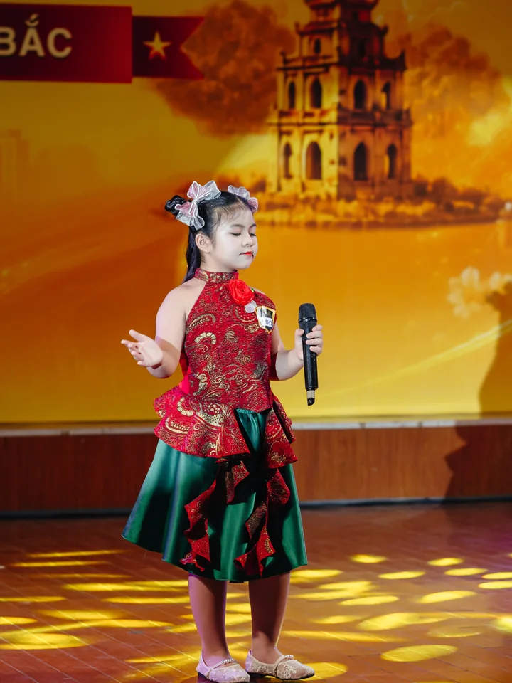 HỒ THU HÀ