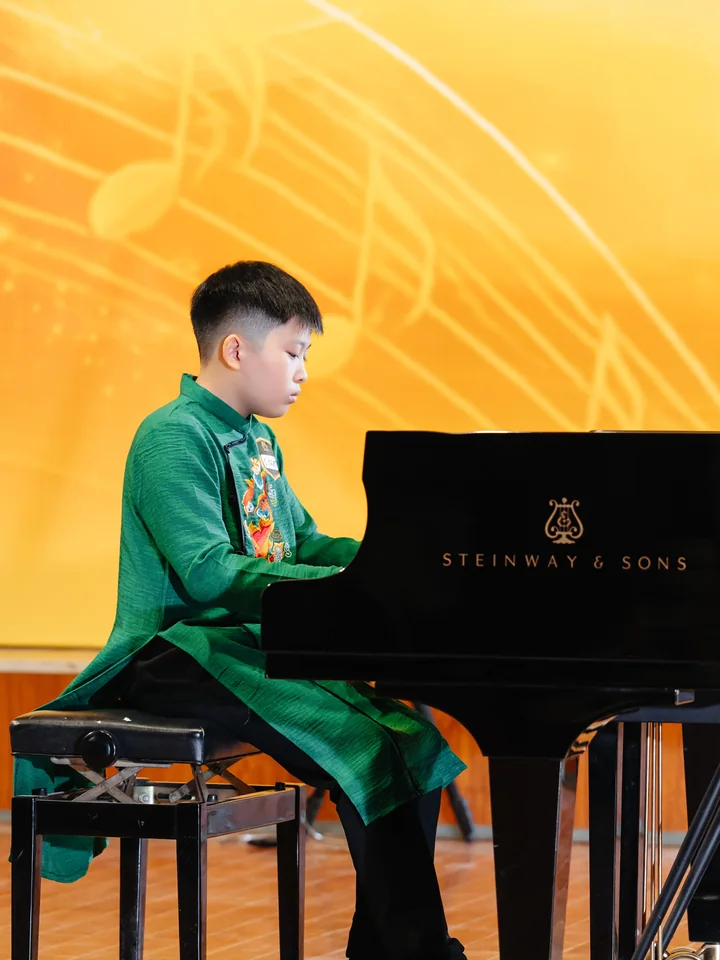 NGUYỄN BÙI NHẬT TIẾN