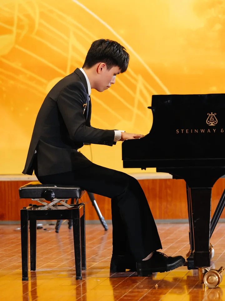 Nguyễn Huy Hoàng